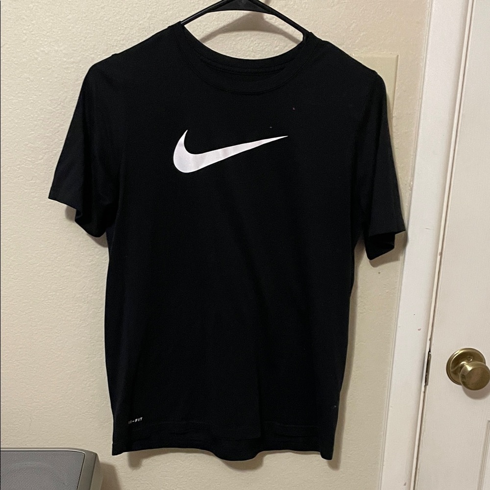 Nike unisex Black and White Short Sleeve Tee